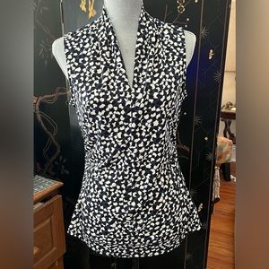 Vince Camuto Rauched V-neck Top Size Large—black, blue, and white